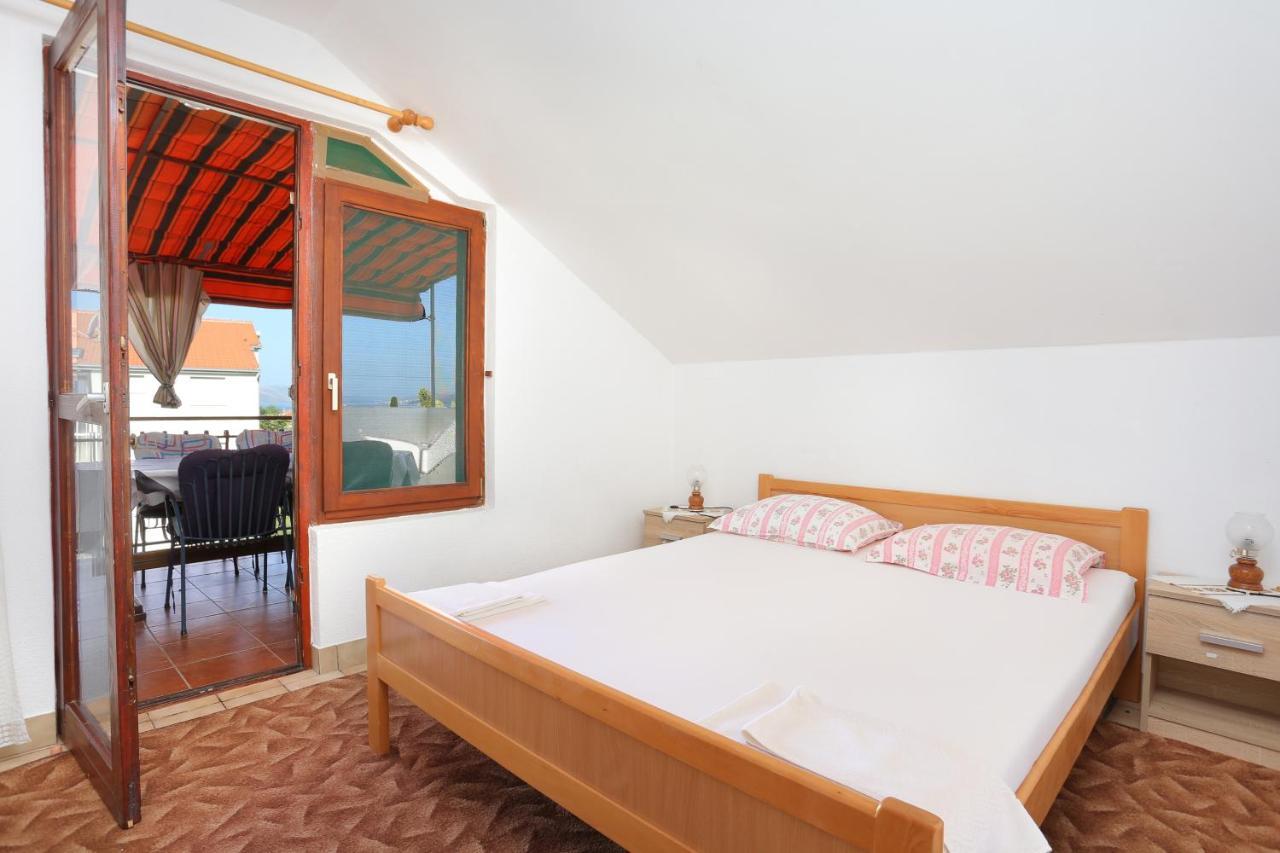 Apartments By The Sea Okrug Gornji, Ciovo - 1069 تروغير المظهر الخارجي الصورة