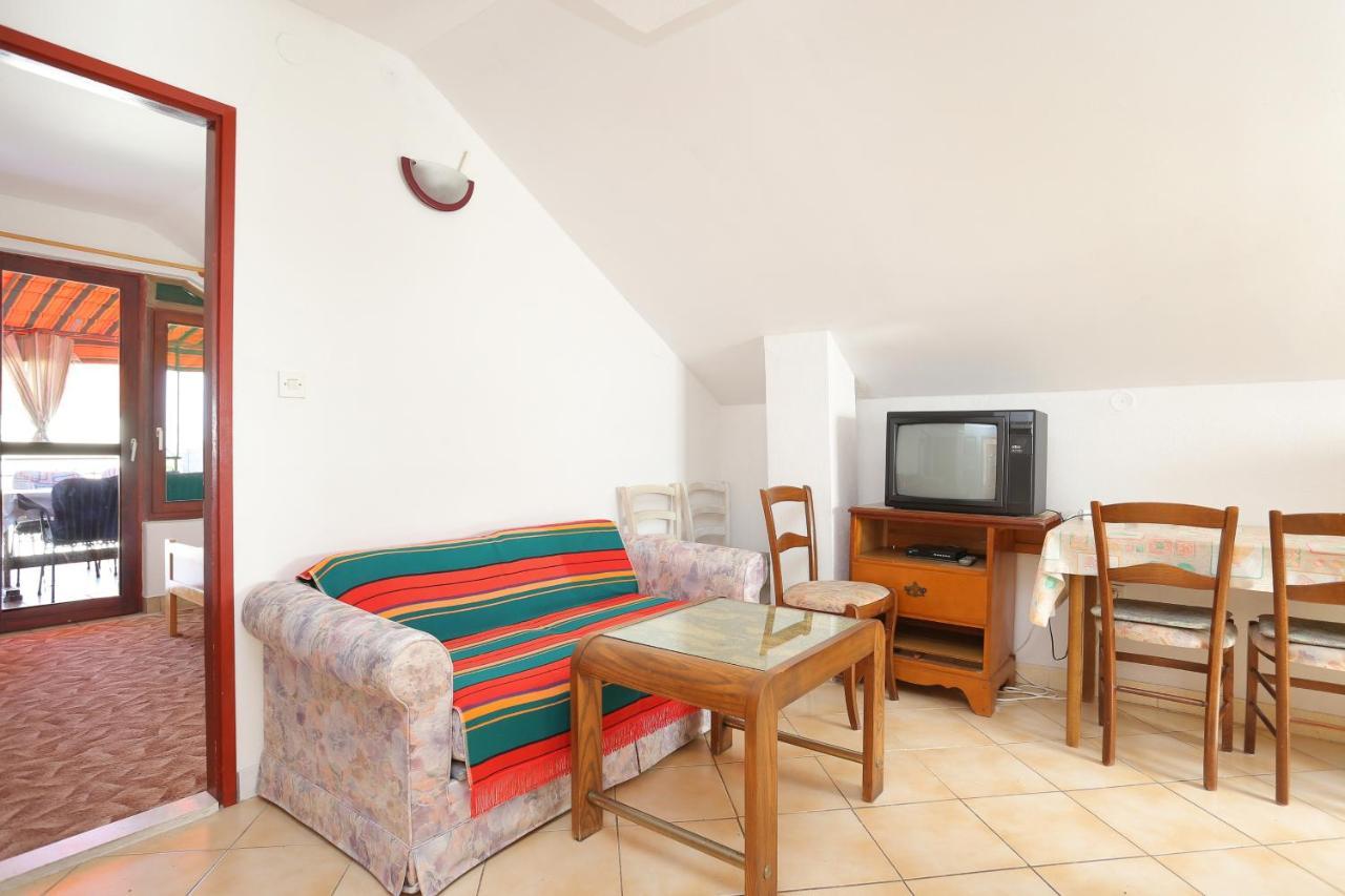 Apartments By The Sea Okrug Gornji, Ciovo - 1069 تروغير المظهر الخارجي الصورة