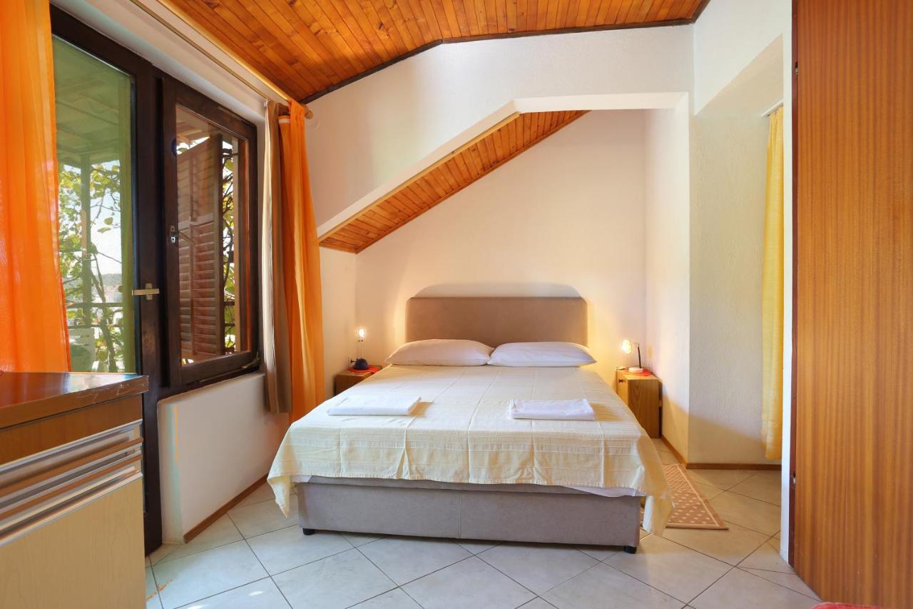 Apartments By The Sea Okrug Gornji, Ciovo - 1069 تروغير المظهر الخارجي الصورة