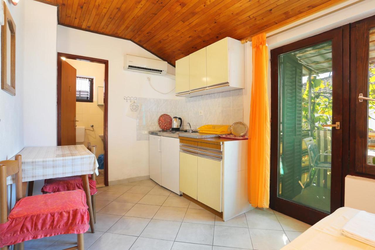 Apartments By The Sea Okrug Gornji, Ciovo - 1069 تروغير المظهر الخارجي الصورة