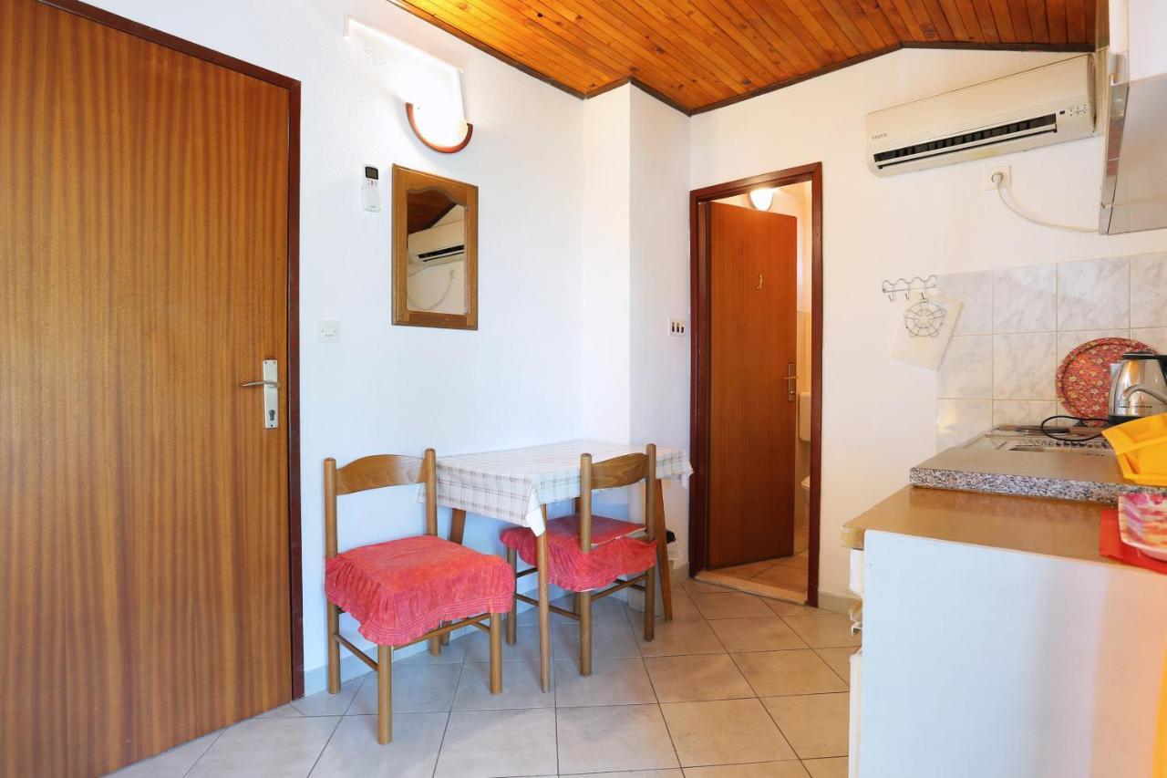 Apartments By The Sea Okrug Gornji, Ciovo - 1069 تروغير المظهر الخارجي الصورة