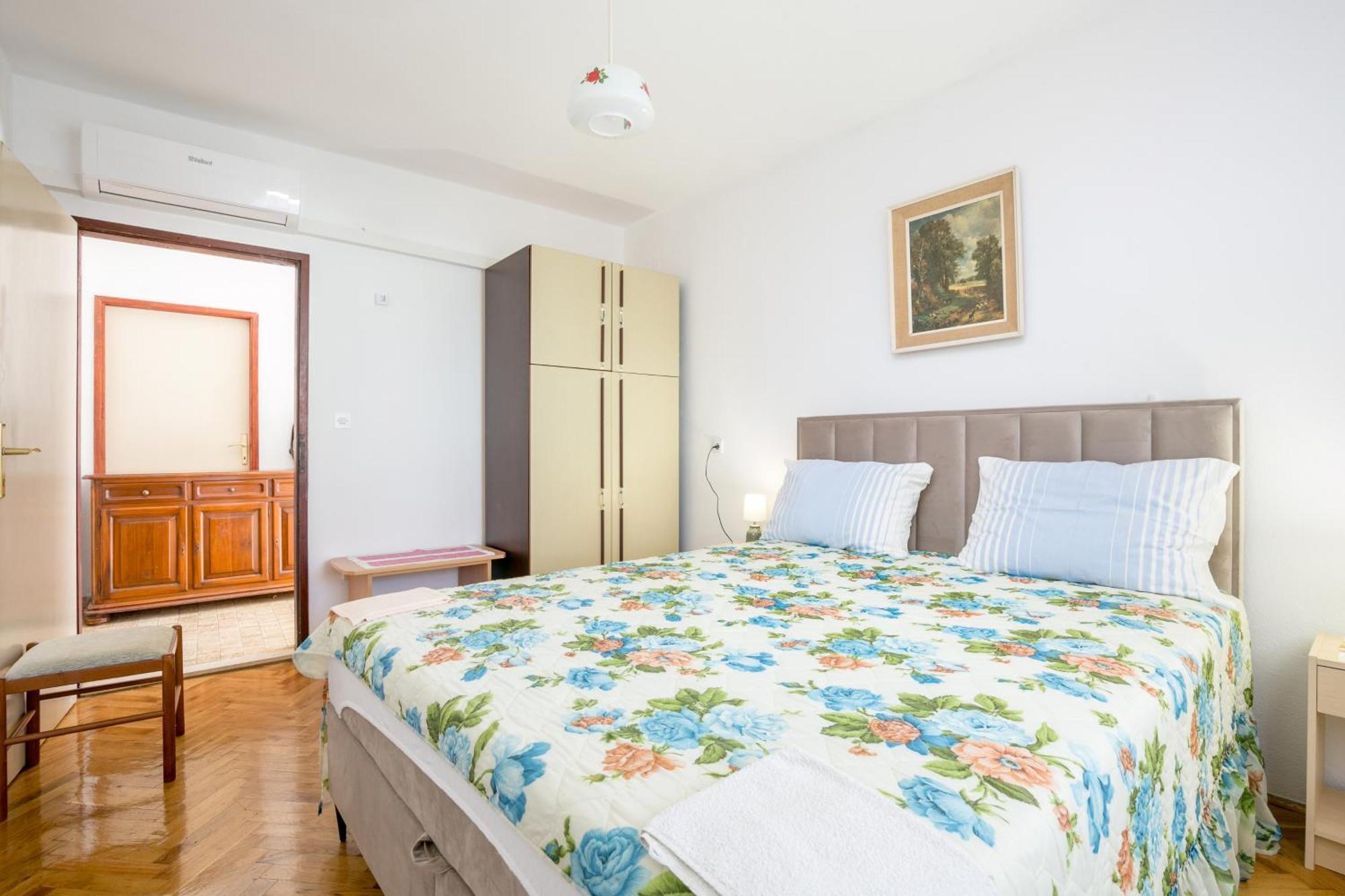 Apartments By The Sea Okrug Gornji, Ciovo - 1069 تروغير الغرفة الصورة